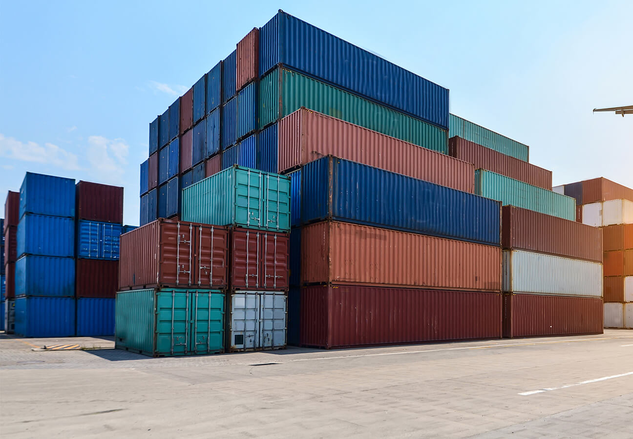 How Real-Time Freight Tracking Works , and Why It’s Non-Negotiable in 2025